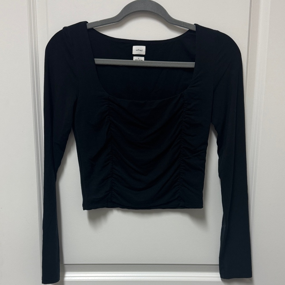 Aritzia brand. Like New! Black, long sleeve ruched top.